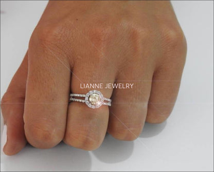 Vintage Diamond ring Gold ring Unique 0.43 carat Fancy Yellow Diamond in double shank Pave ring in White gold - Lianne Jewelry