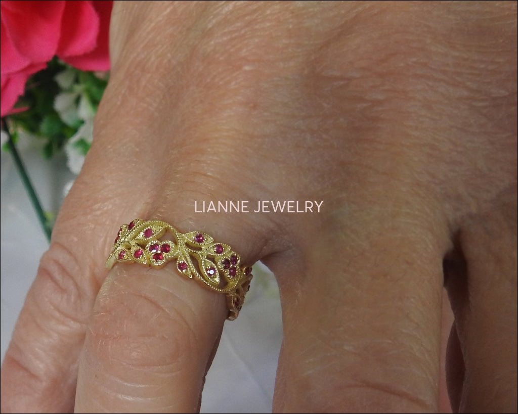 18K White gold Leaves Band with Rubies Filigree Ring Milgrain Twig Ring - Lianne Jewelry