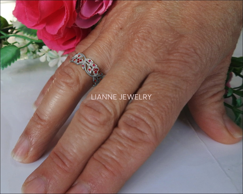 18K White gold Leaves Band with Rubies Filigree Ring Milgrain Twig Ring - Lianne Jewelry